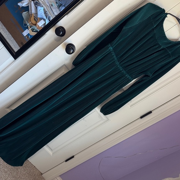 Baltic Born Deep Green Velvet Maxi Dress Size Medium - Picture 6 of 6